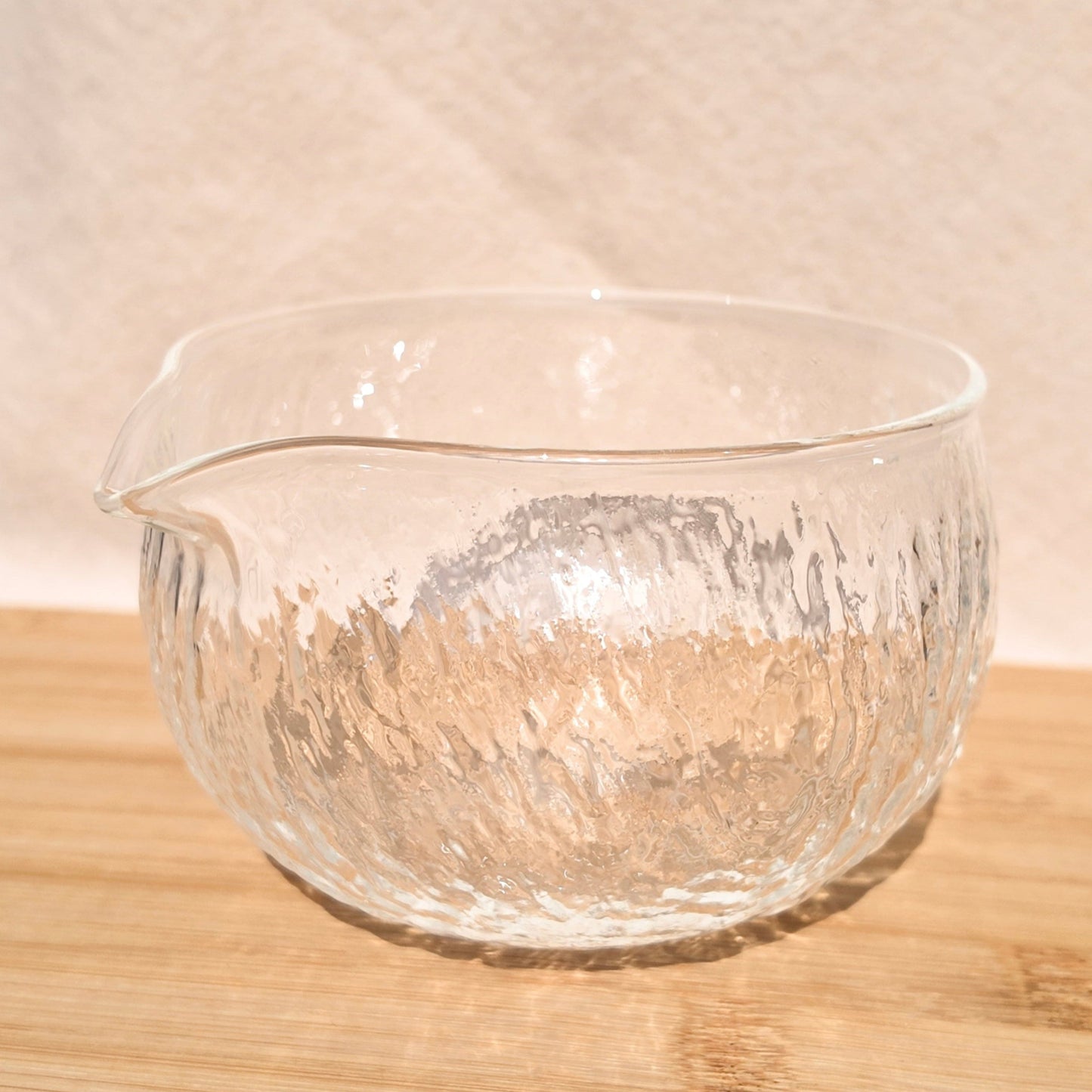 TEXTURED GLASS MATCHA BOWL